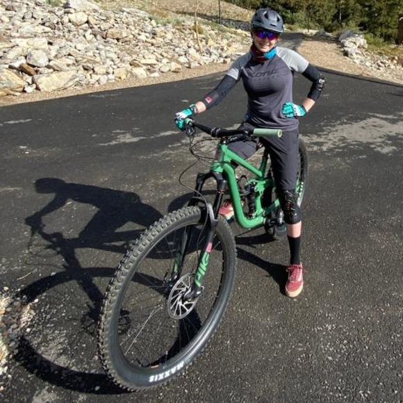 Meet your Posher, Megan - Picture 1 of 2